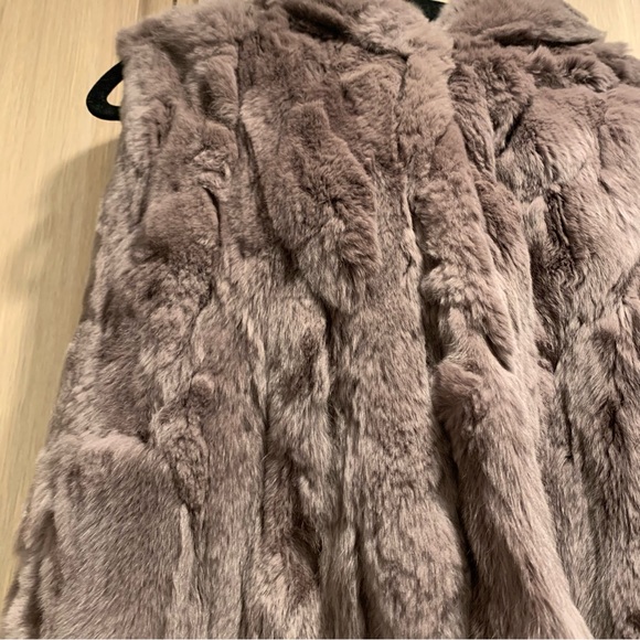 Jocelyn Authentic Lavender Rabbit Fur Hooded Vest - M - Picture 3 of 7